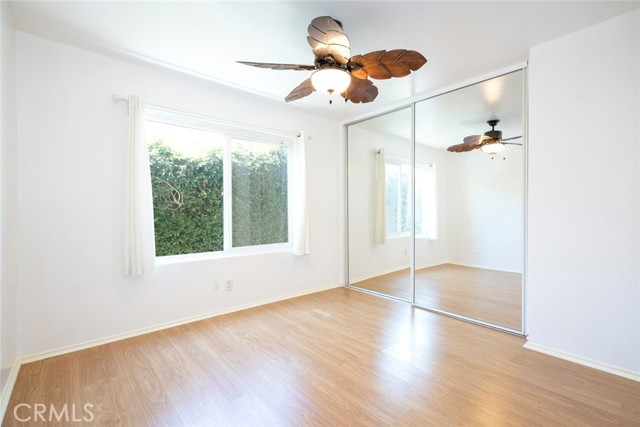 18119 Calvert Street photo 17