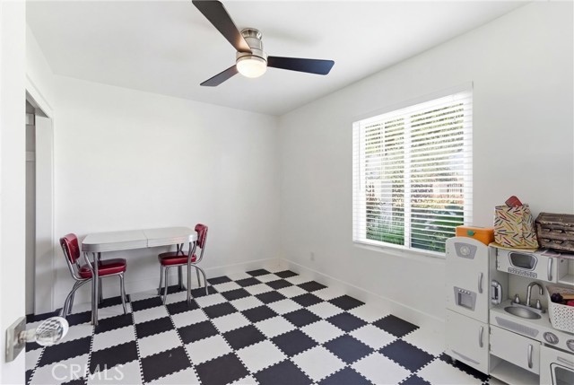 Detail Gallery Image 13 of 19 For 2400 Elden #32,  Costa Mesa,  CA 92627 - 2 Beds | 1 Baths