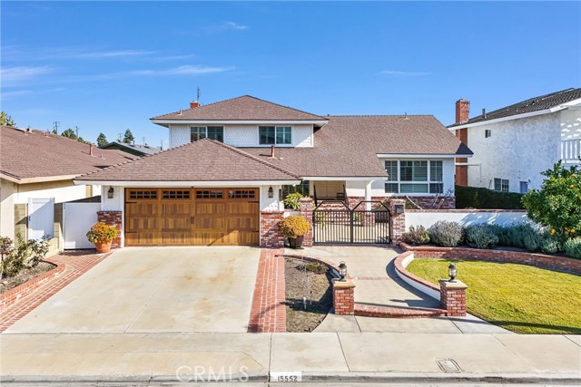 Detail Gallery Image 1 of 23 For 15552 Placid Cir, Huntington Beach,  CA 92647 - 5 Beds | 3 Baths