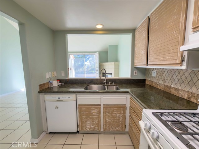 Detail Gallery Image 21 of 41 For 22373 Mission Cir, Chatsworth,  CA 91311 - 2 Beds | 2 Baths