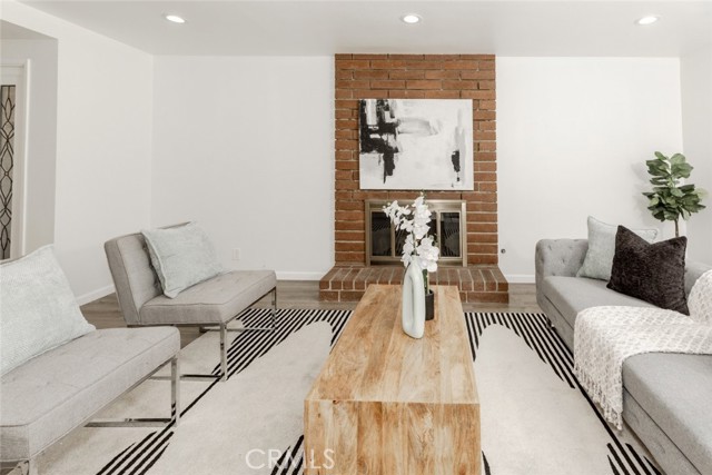 2101 El Arbolita Drive, Glendale CA: https://media.crmls.org/medias/5ff05dab-451d-4ba5-9efb-a0b57e451a8d.jpg