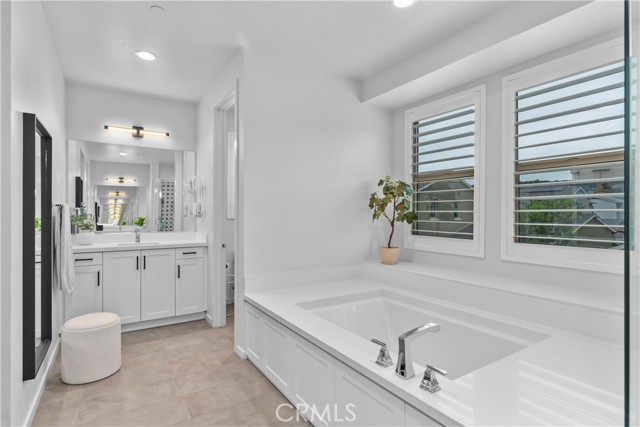 40 Jarano Street, Rancho Mission Viejo CA: https://media.crmls.org/medias/5ff0dcfb-4ac0-4414-be47-ee719eea482d.jpg
