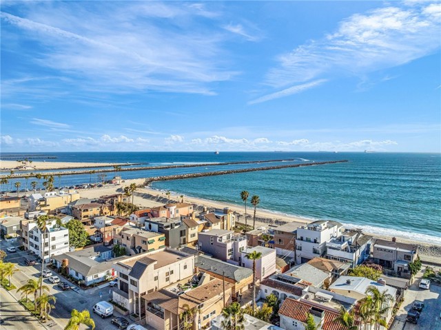 15 69th Place, Long Beach CA: https://media.crmls.org/medias/5ff2bf85-e5e9-4716-ae73-85826365a8c8.jpg