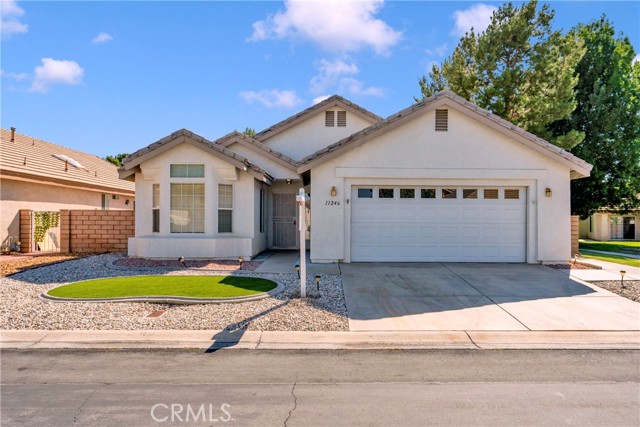 11246 Pleasant Hills Drive, Apple Valley CA: https://media.crmls.org/medias/5ff30fc5-4f80-428d-9b92-64ccf1e95352.jpg