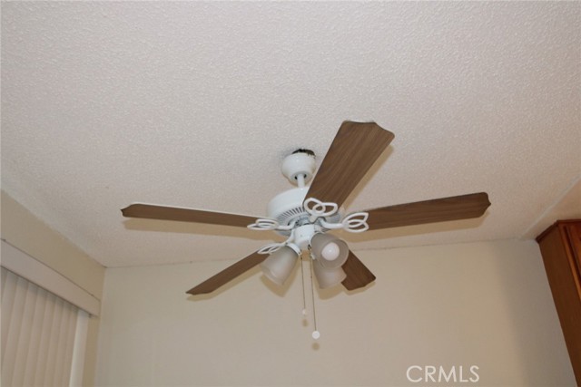 38429 10th E Place, Palmdale CA: https://media.crmls.org/medias/5ff32c5f-fefe-44b4-b279-8f2b87361e4d.jpg