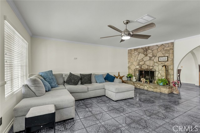 Detail Gallery Image 7 of 22 For 604 E Ash St, Brea,  CA 92821 - 4 Beds | 2 Baths