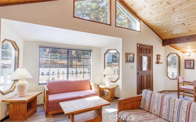 Detail Gallery Image 8 of 33 For 801 Highland, Sugarloaf,  CA 92386 - 2 Beds | 1/1 Baths