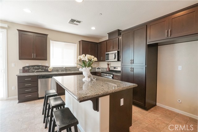Detail Gallery Image 2 of 21 For 2610 Stone Creek Dr, Atwater,  CA 95301 - 3 Beds | 2 Baths