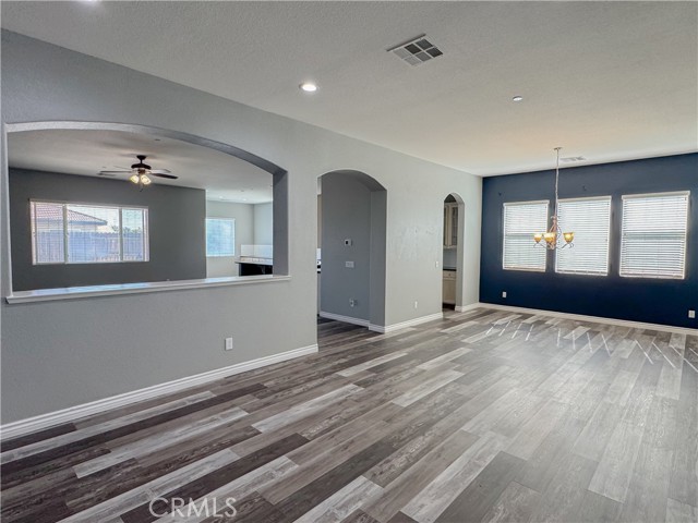 Detail Gallery Image 17 of 56 For 15527 Avanti Dr, Bakersfield,  CA 93314 - 4 Beds | 3/1 Baths