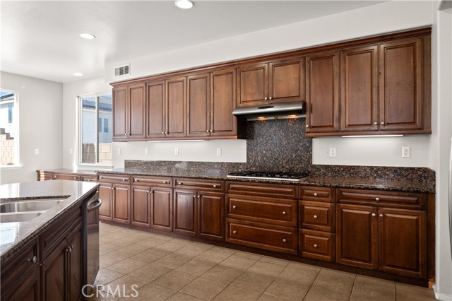 Detail Gallery Image 17 of 62 For 42437 71st, Lancaster,  CA 93536 - 5 Beds | 4 Baths