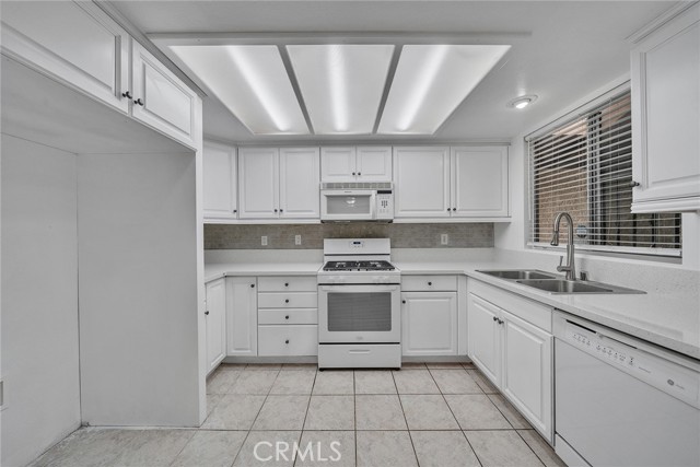 Detail Gallery Image 9 of 43 For 901 Golden Springs Dr #D13,  Diamond Bar,  CA 91765 - 3 Beds | 2 Baths