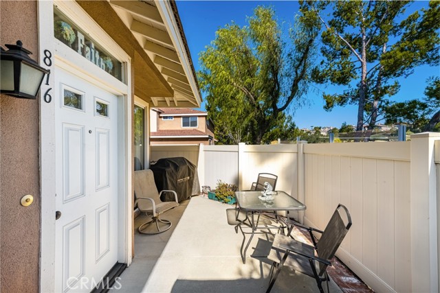 Detail Gallery Image 5 of 38 For 816 S Yellowstone Way, Anaheim Hills,  CA 92808 - 3 Beds | 2/1 Baths