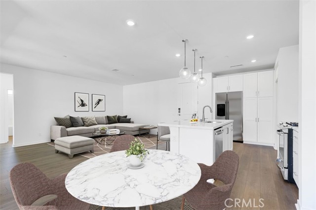 Detail Gallery Image 6 of 22 For 980 N Tangent Privado #305,  Ontario,  CA 91764 - 3 Beds | 2 Baths