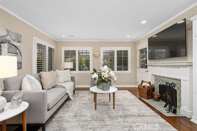 357 N Mayflower Avenue, Monrovia CA: https://media.crmls.org/medias/5ff61d97-04b7-4748-8bf0-95ab13242e49.jpg