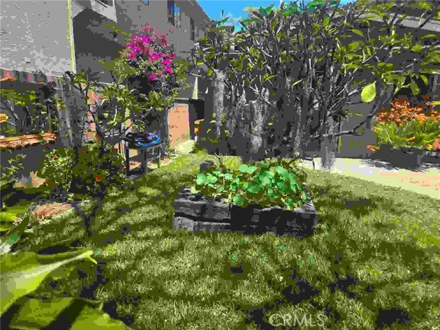 1121 Gladys Avenue, Long Beach CA: https://media.crmls.org/medias/5ff68f01-e79b-4c12-96ac-7a960d6a0d15.jpg