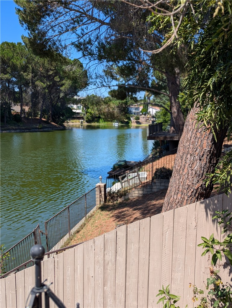 Detail Gallery Image 22 of 26 For 30672 Lakefront Dr, Agoura Hills,  CA 91301 - 3 Beds | 2/1 Baths