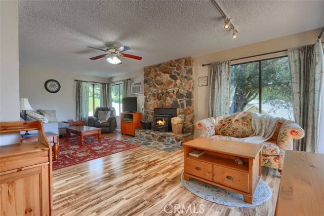 Detail Gallery Image 6 of 46 For 2407 Parmabelle Rd, Mariposa,  CA 95338 - 4 Beds | 2 Baths