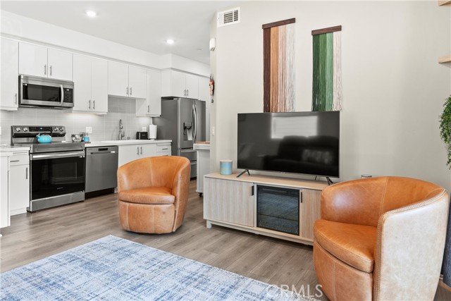 Detail Gallery Image 8 of 27 For 805 Madonna Rd #101,  San Luis Obispo,  CA 93405 - 2 Beds | 2 Baths