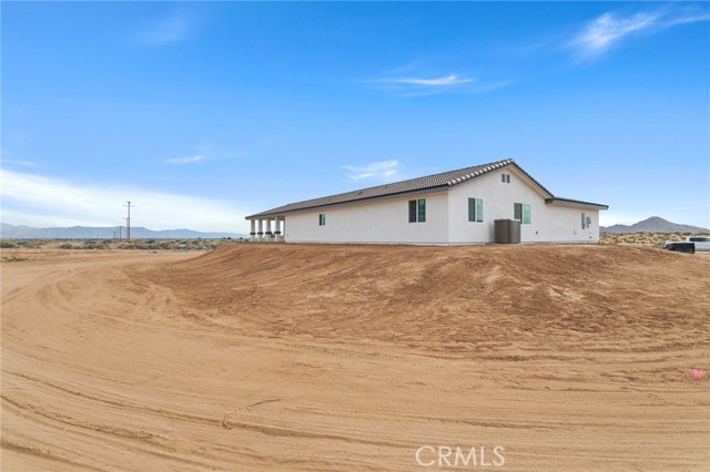 16925 Nanticoke Road, Apple Valley CA: https://media.crmls.org/medias/5ff6edc4-bf1f-4e04-a01d-ca37a914372d.jpg