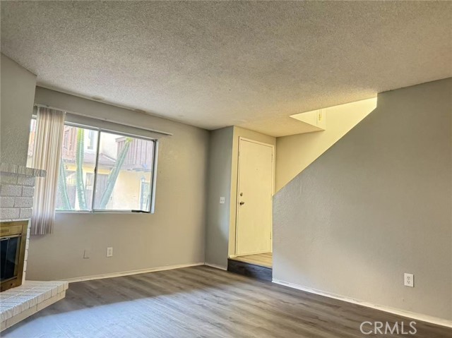 Detail Gallery Image 2 of 19 For 9100 Acacia Ave, Fontana,  CA 92335 - 2 Beds | 1/1 Baths