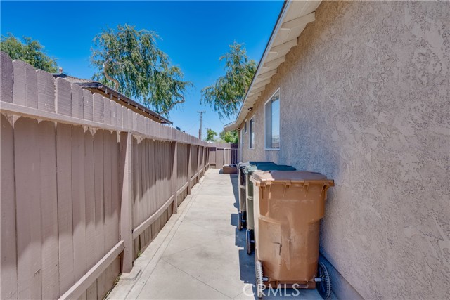 2304 W Flower Avenue, Fullerton CA: https://media.crmls.org/medias/5ff7f709-60d7-4658-9182-7efaa8177938.jpg