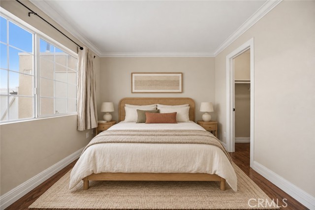 19208 Hamlin Street, 5 photo 12