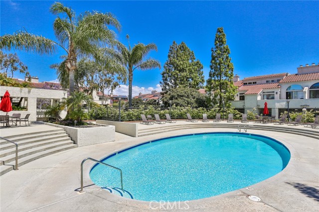 5031 Dorado Dr, Huntington Beach CA: https://media.crmls.org/medias/5ff829d5-4112-41d4-98a9-4d24d562d130.jpg