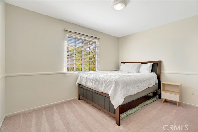 Detail Gallery Image 25 of 33 For 20009 Tanager Ct, Canyon Country,  CA 91351 - 3 Beds | 2/1 Baths