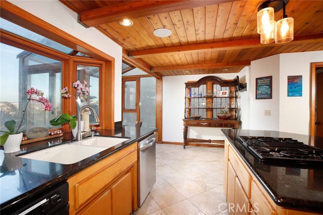 Detail Gallery Image 21 of 35 For 6 B Surfside, Surfside,  CA 90743 - 4 Beds | 3/1 Baths