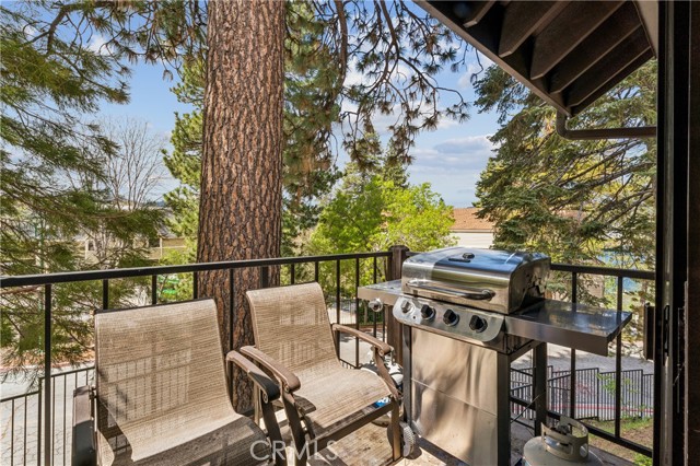Detail Gallery Image 16 of 22 For 203 Village, Lake Arrowhead,  CA 92352 - 3 Beds | 2 Baths