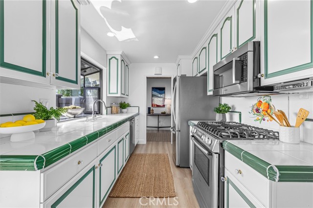 6808 Kings Harbor Drive, Rancho Palos Verdes CA: https://media.crmls.org/medias/5ff8ae7f-2a26-4c5f-b14e-070bce845ca4.jpg