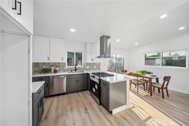 957 N Jasmine Avenue, Ontario CA: https://media.crmls.org/medias/5ff8c7fc-574c-450a-8b2b-a5131fdb0f5f.jpg