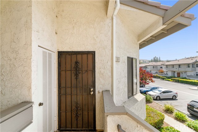 72 Brownfield Lane, Pomona CA: https://media.crmls.org/medias/5ff9406f-3a2a-426c-b800-1357cc85a69a.jpg
