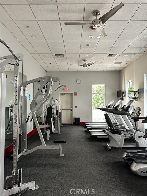 645 W 9th Street, Los Angeles CA: https://media.crmls.org/medias/5ff9c753-7f55-48b8-a5c9-1952ee4dd3fe.jpg