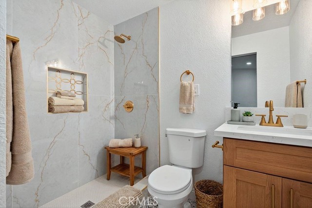 Detail Gallery Image 15 of 49 For 4392 Elm, Long Beach,  CA 90807 - 4 Beds | 2 Baths