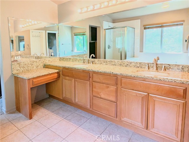 1971 Mesa Drive, Colton CA: https://media.crmls.org/medias/5ffa5da4-a4da-45b2-86da-d76338eb5d00.jpg
