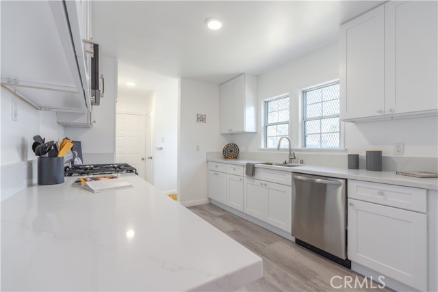 Detail Gallery Image 14 of 41 For 3155 Lynwood Rd, Lynwood,  CA 90262 - 3 Beds | 1 Baths