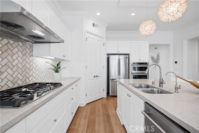 Detail Gallery Image 8 of 37 For 67 Runner, Irvine,  CA 92620 - 3 Beds | 3/1 Baths