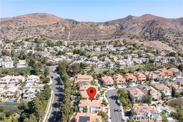 5 Encinal, Lake Forest CA: https://media.crmls.org/medias/5ffb3798-d9a2-4d2b-ba81-e1f62550b51d.jpg