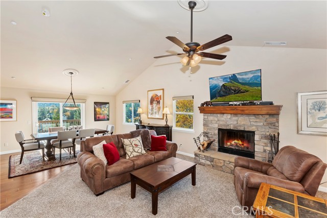 Detail Gallery Image 5 of 49 For 26660 Merced Ln, Lake Arrowhead,  CA 92352 - 3 Beds | 2/1 Baths