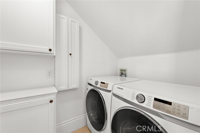 Detail Gallery Image 13 of 75 For 530 Kings Rd, Newport Beach,  CA 92663 - 5 Beds | 4/3 Baths