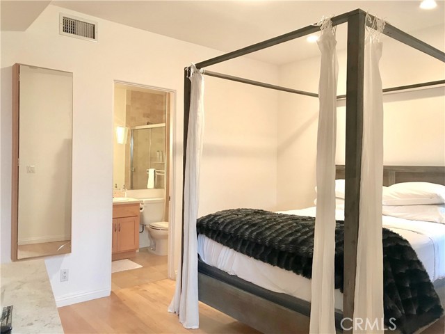 502 Rosecrans Avenue, Manhattan Beach, California 90266, 2 Bedrooms Bedrooms, ,2 BathroomsBathrooms,Residential,Sold,Rosecrans,SB22066410