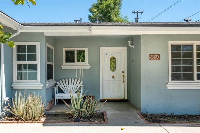 Detail Gallery Image 3 of 41 For 8846 Laramie Ave, Winnetka,  CA 91306 - 4 Beds | 3 Baths