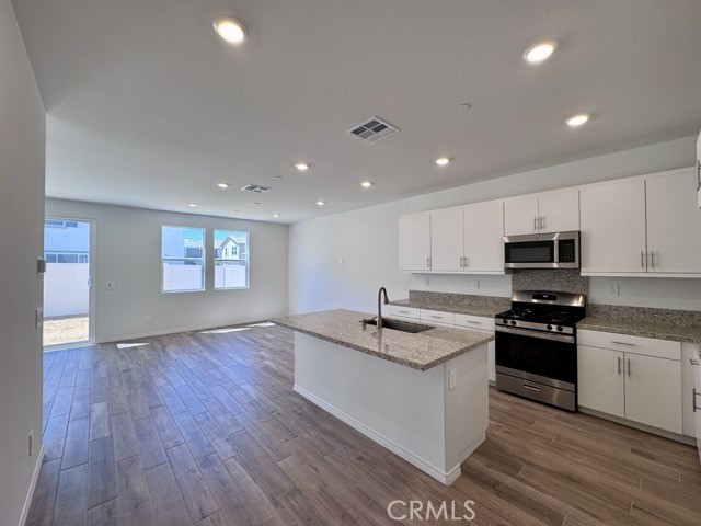 30045 Sunset Pier Drive, Menifee CA: https://media.crmls.org/medias/5ffdb776-894b-4569-b544-cd522a81b9fe.jpg