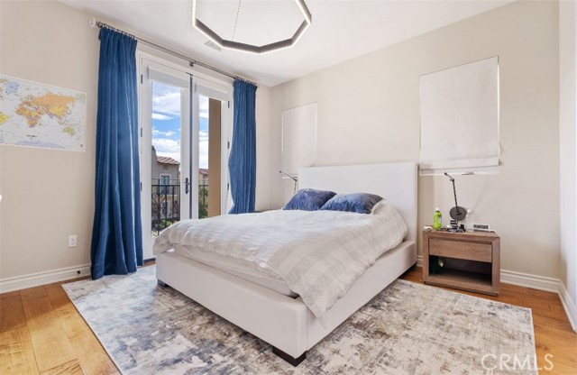 10 Shadybend, Irvine CA: https://media.crmls.org/medias/5ffe129c-1edb-4df1-9a46-b93db246666c.jpg