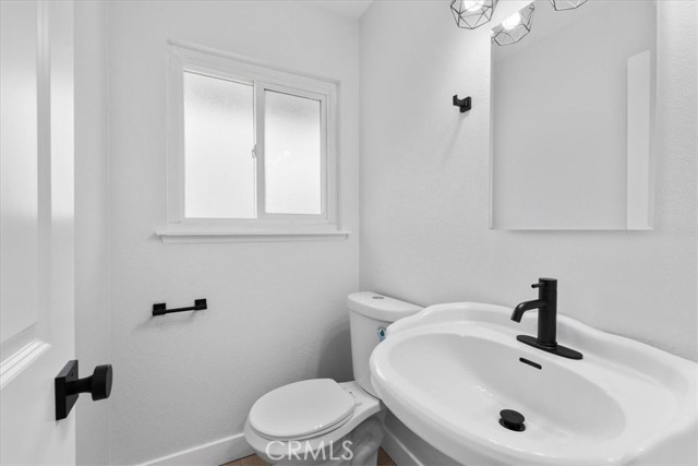 7670 Lakeside Drive, Jurupa Valley CA: https://media.crmls.org/medias/5ffe82ff-988b-4a02-8d61-b569eddd1385.jpg
