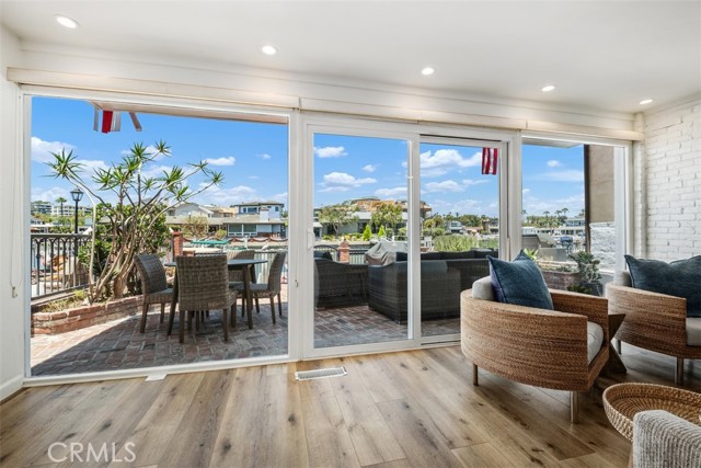 Detail Gallery Image 14 of 43 For 3810 Channel Pl, Newport Beach,  CA 92663 - 3 Beds | 2/1 Baths