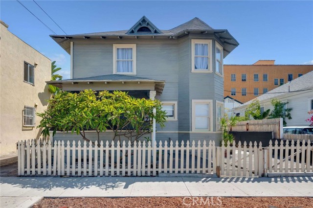 Detail Gallery Image 1 of 33 For 624 Cedar Ave, Long Beach,  CA 90802 - 3 Beds | 2 Baths