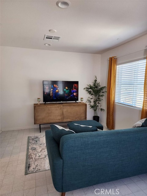 6989 N Curtis Lane, San Bernardino CA: https://media.crmls.org/medias/600013b9-3d69-4a62-b75f-e0e6ad3c43f7.jpg