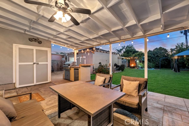 6507 Gentry Avenue, North Hollywood CA: https://media.crmls.org/medias/60009b49-b74d-4554-bb05-4079e750f295.jpg